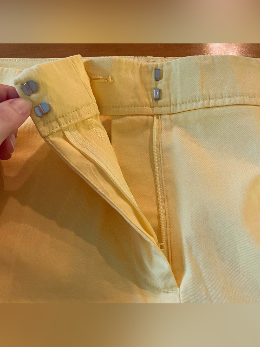 Talbots Light Yellow ‘Perfect’ Cotton Chino Shorts Size 18 - NWOT - Picture 5 of 10